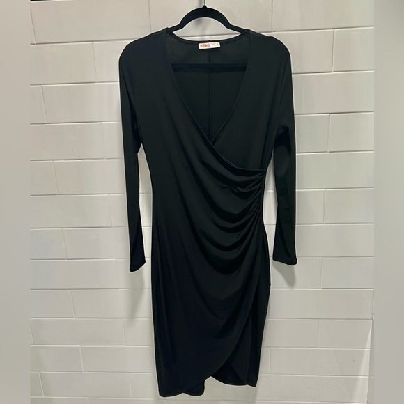 Intempo Dresses & Skirts - Intempo Black Long Sleeve Faux Wrap Dress